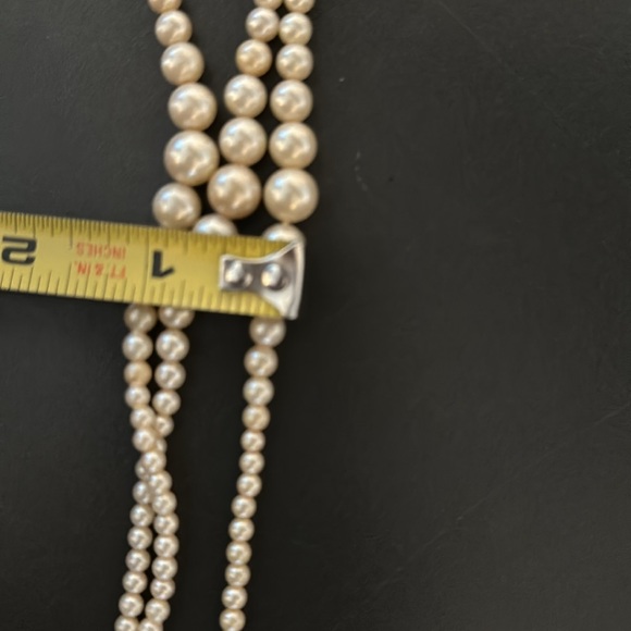 Vintage 3 strand pearl necklace, graduated sizes - Picture 11 of 12